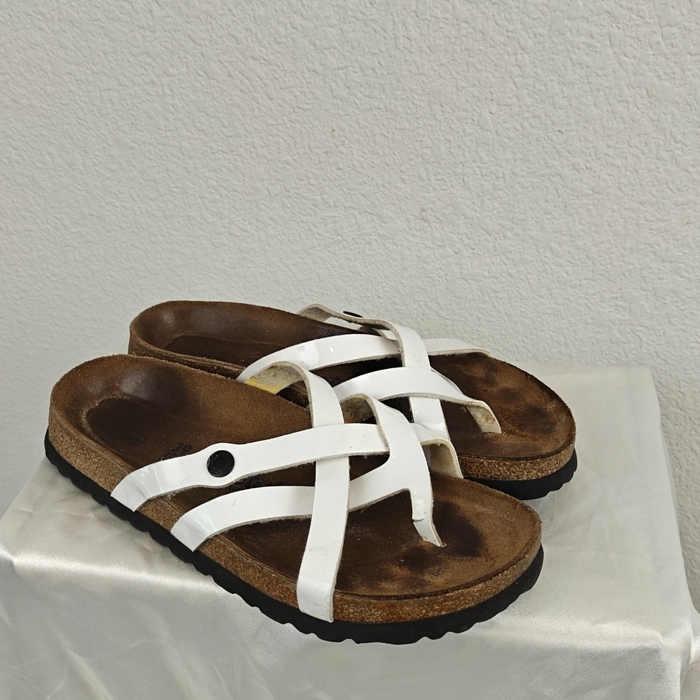 Betula by Birkenstock Soft Footbed Sandal Size 39 / US 8N White Patent Leather